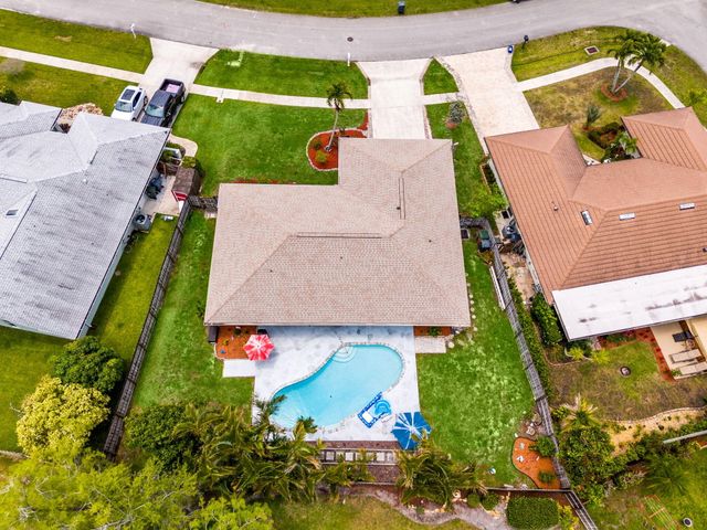 986 Cherry Lane, Wellington, FL 33414