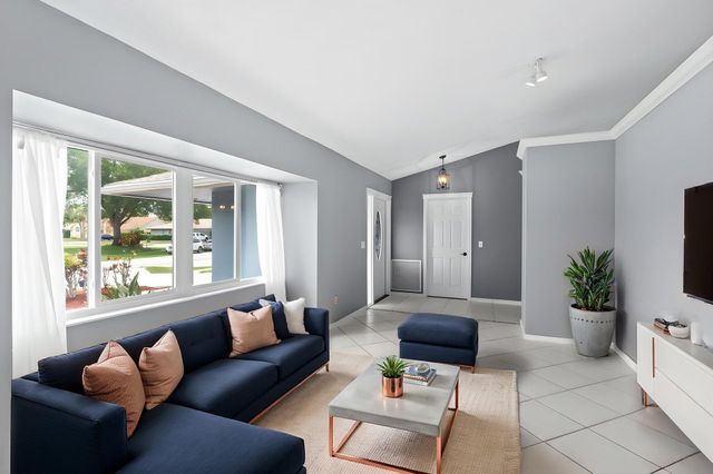 986 Cherry Lane, Wellington, FL 33414