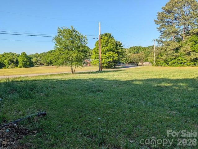 1903 Lynnwood Drive, Statesville, NC 28677