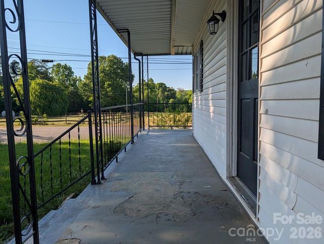 1903 Lynnwood Drive, Statesville, NC 28677