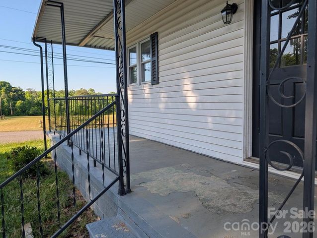 1903 Lynnwood Drive, Statesville, NC 28677