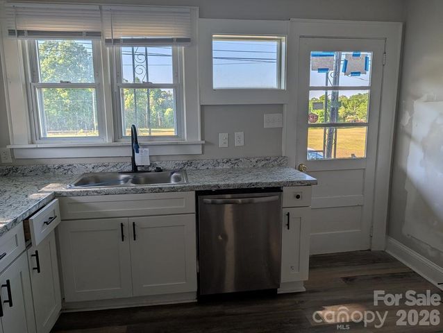 1903 Lynnwood Drive, Statesville, NC 28677