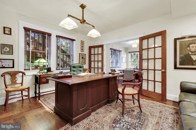 1 MONTGOMERY AVE, Gaithersburg, MD 20877