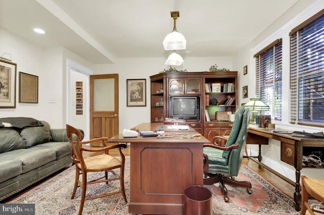 1 MONTGOMERY AVE, Gaithersburg, MD 20877