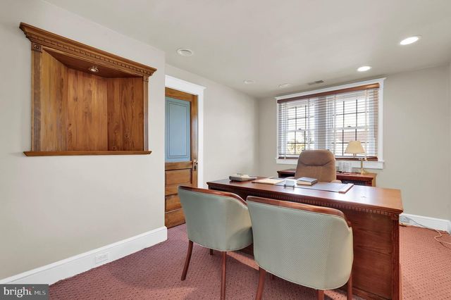 1 MONTGOMERY AVE, Gaithersburg, MD 20877