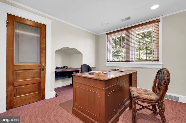 1 MONTGOMERY AVE, Gaithersburg, MD 20877