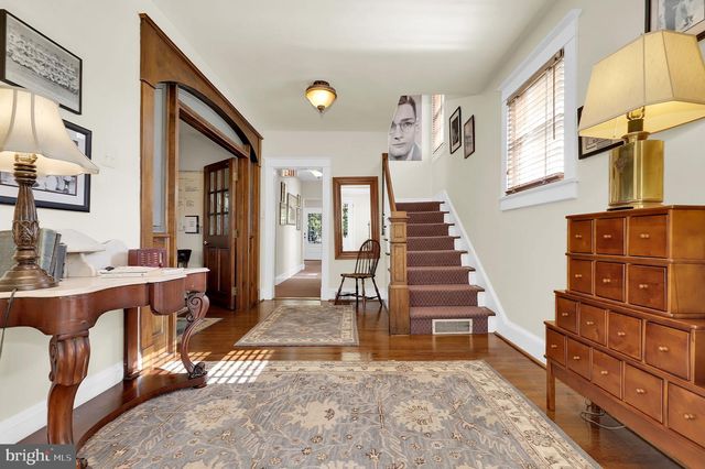 1 MONTGOMERY AVE, Gaithersburg, MD 20877