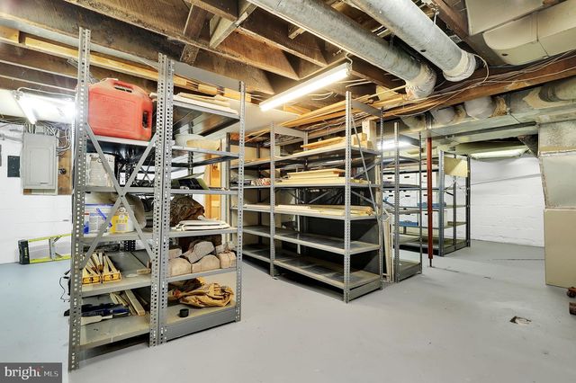 1 MONTGOMERY AVE, Gaithersburg, MD 20877