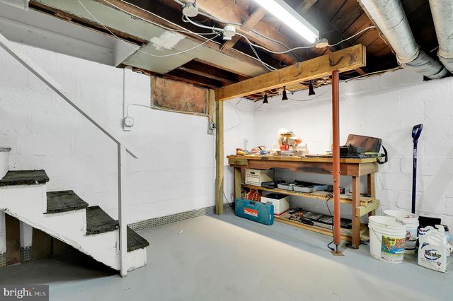 1 MONTGOMERY AVE, Gaithersburg, MD 20877