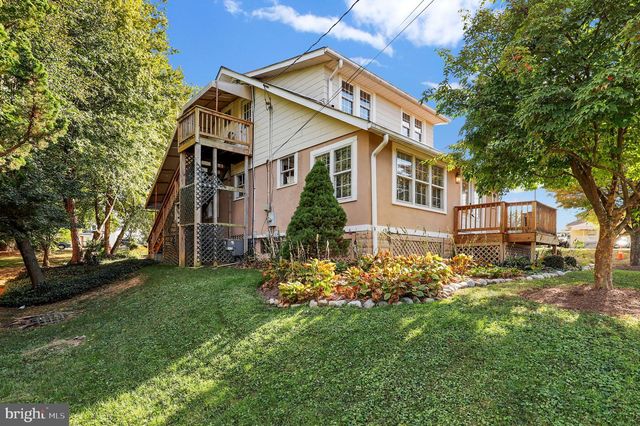 1 MONTGOMERY AVE, Gaithersburg, MD 20877