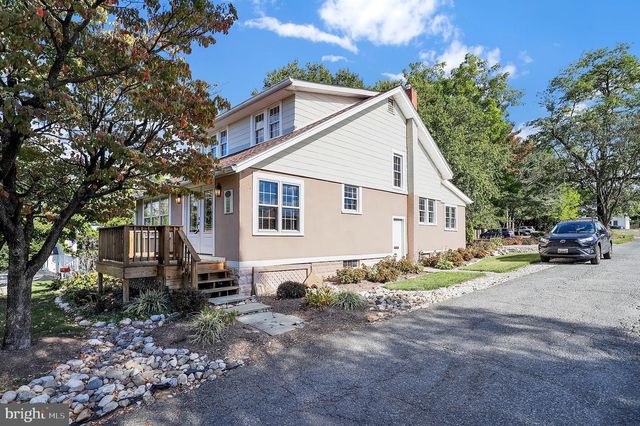 1 MONTGOMERY AVE, Gaithersburg, MD 20877