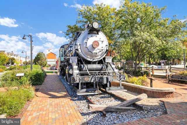 1 MONTGOMERY AVE, Gaithersburg, MD 20877