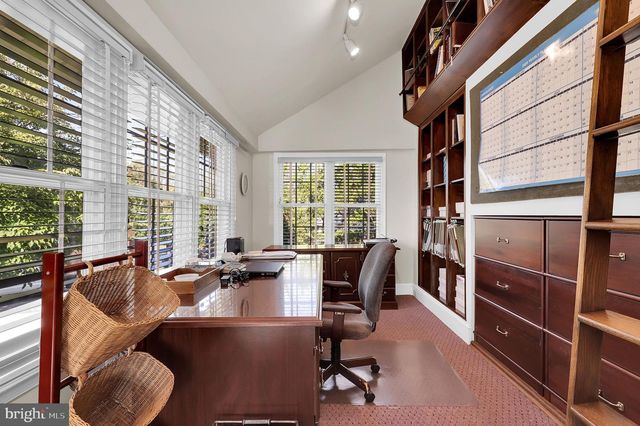 1 MONTGOMERY AVE, Gaithersburg, MD 20877