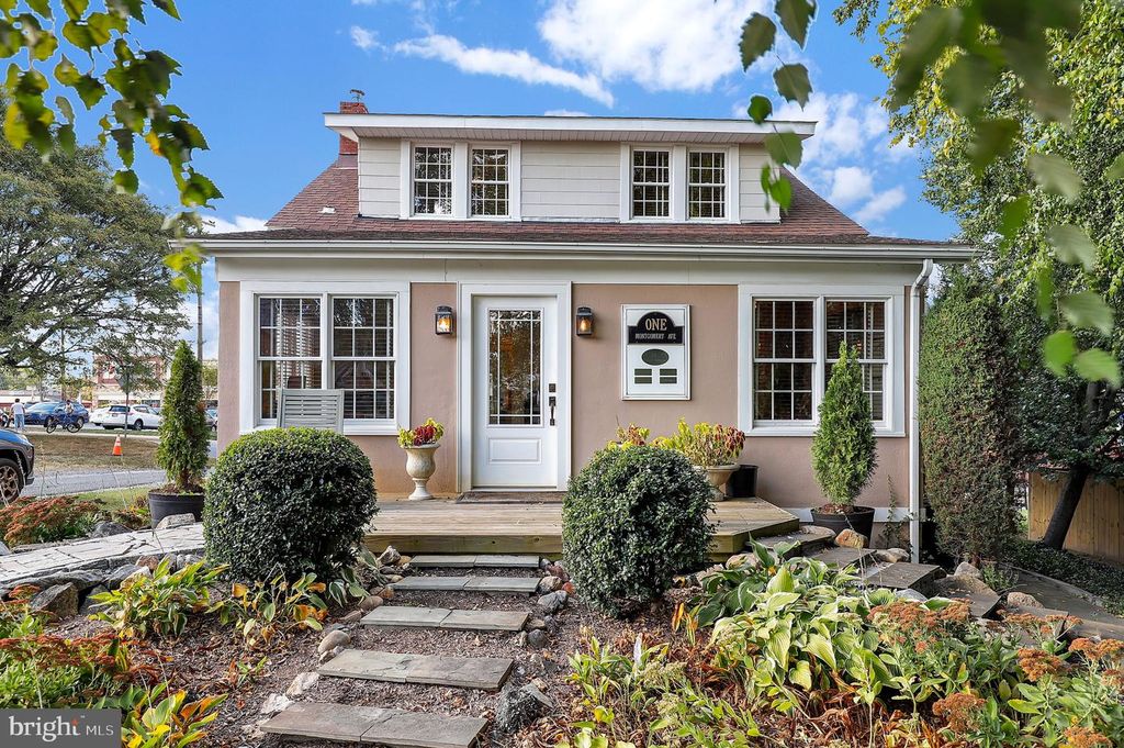 1 MONTGOMERY AVE, Gaithersburg, MD 20877