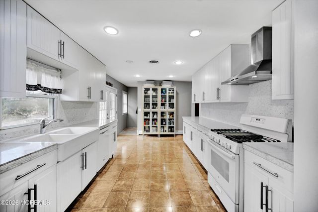 206 Cassville Road, Jackson, NJ 08527