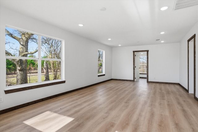 2942 FM 859, Edgewood, TX 75117