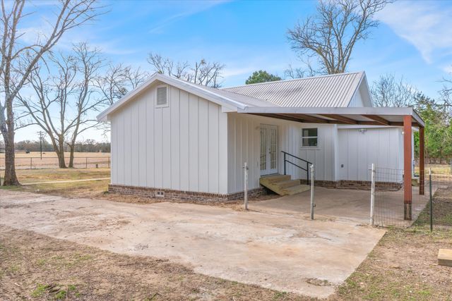 2942 FM 859, Edgewood, TX 75117