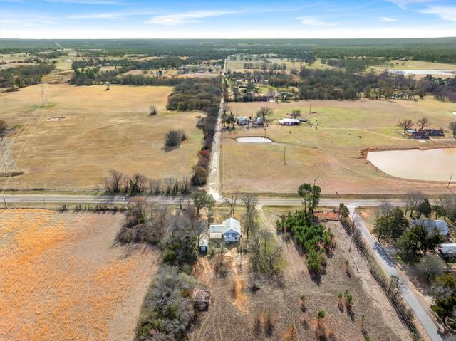 2942 FM 859, Edgewood, TX 75117