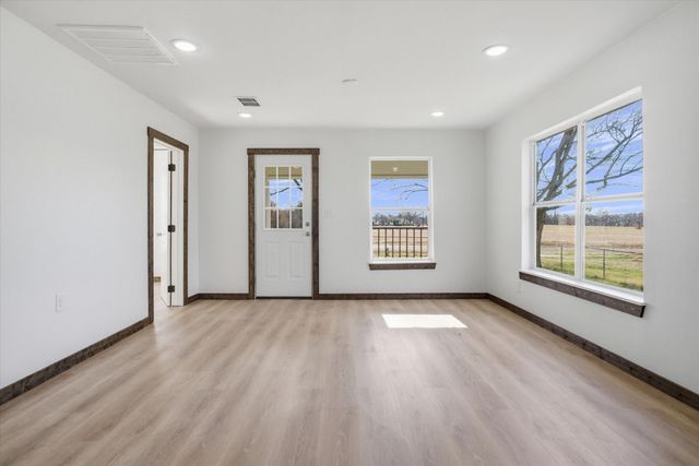 2942 FM 859, Edgewood, TX 75117