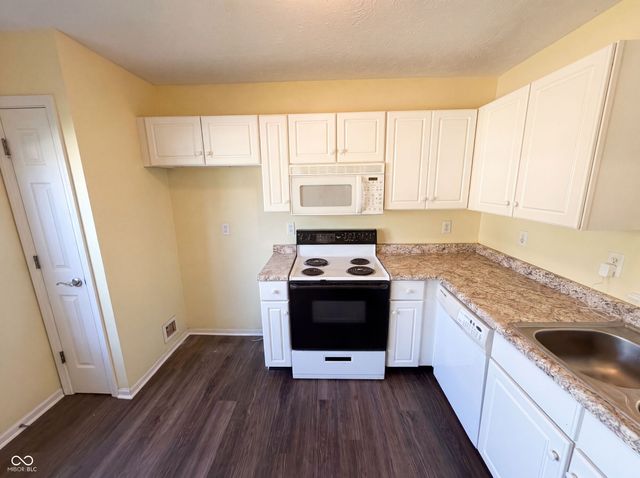 2709 Lucas Drive, Westfield, IN 46074