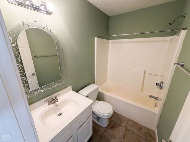 2709 Lucas Drive, Westfield, IN 46074