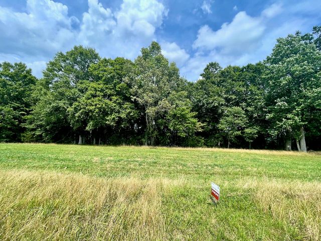 77 Meadows Loop, Russell Springs, KY 42642