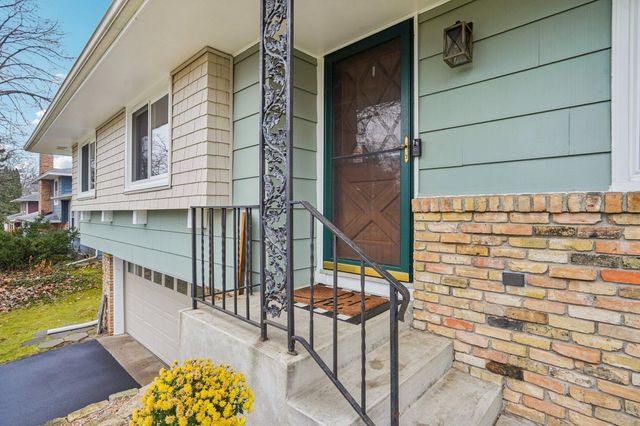 2676 Riviera Drive S, White Bear Lake, MN 55110