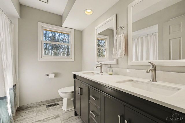 6186 S Shadow Hill, Loveland, OH 45140