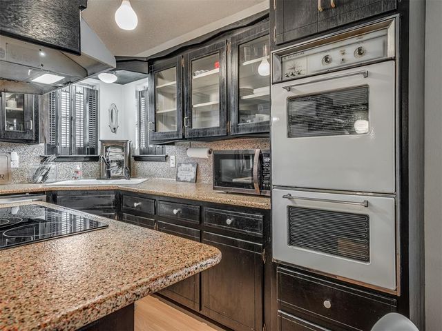 741 Kingston Drive, Yukon, OK 73099