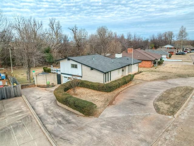 741 Kingston Drive, Yukon, OK 73099
