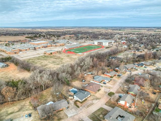 741 Kingston Drive, Yukon, OK 73099