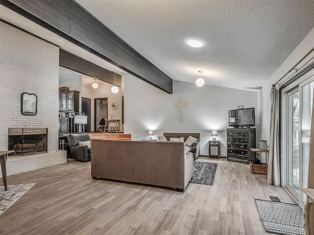 741 Kingston Drive, Yukon, OK 73099