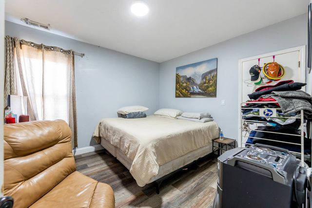 7508 W 59th Street, Summit, IL 60501