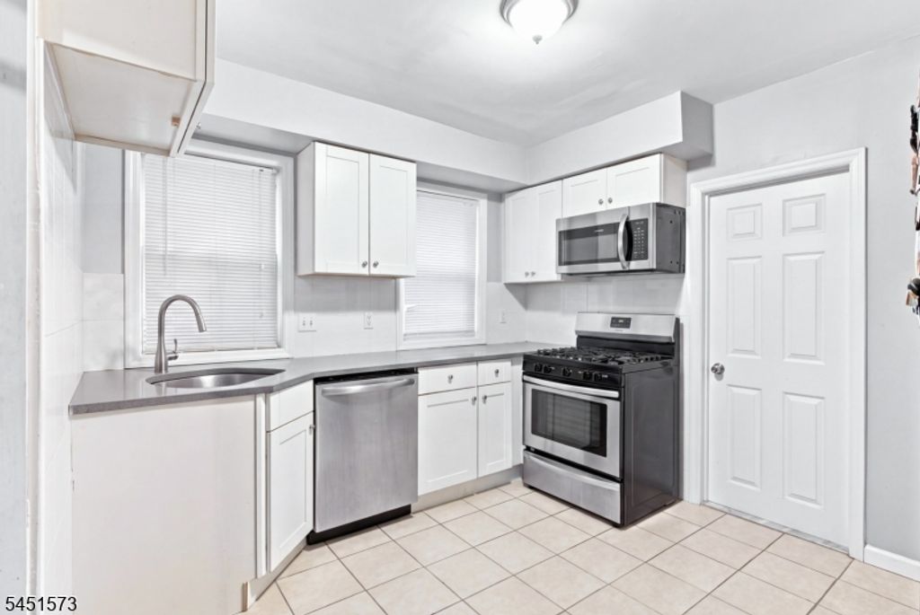 27 Philip Pl, Irvington Twp., NJ 07111 — photo 5