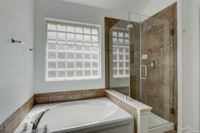 13006 Essen Forest, Helotes, TX 78023