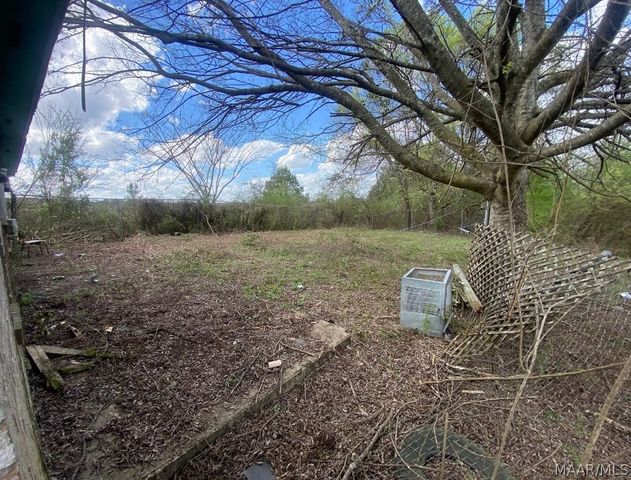 223 County Road 68 Road W, Deatsville, AL 36022