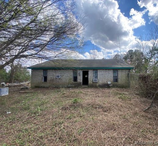 223 County Road 68 Road W, Deatsville, AL 36022