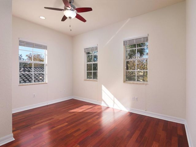 118 Foxford Court, Jupiter, FL 33458