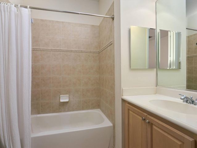 118 Foxford Court, Jupiter, FL 33458