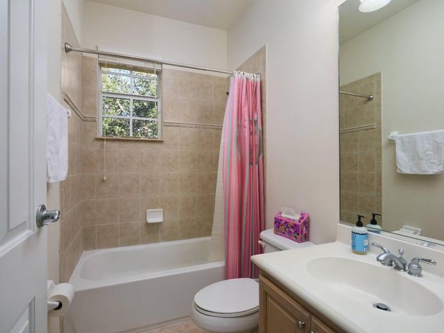 118 Foxford Court, Jupiter, FL 33458