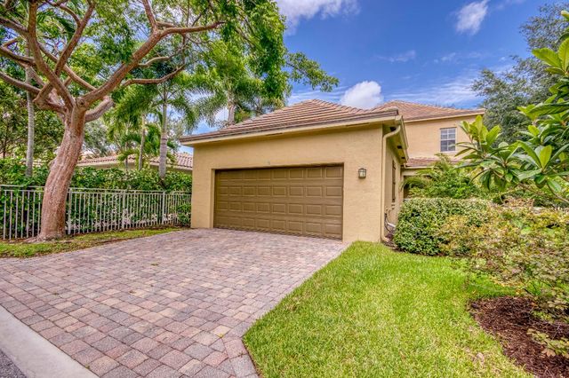 118 Foxford Court, Jupiter, FL 33458