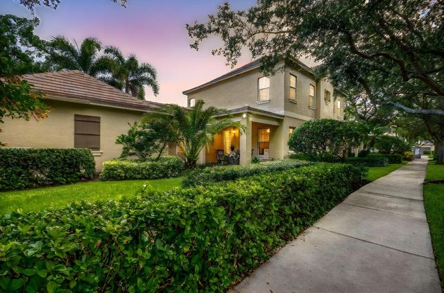 118 Foxford Court, Jupiter, FL 33458