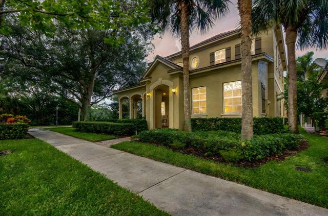 118 Foxford Court, Jupiter, FL 33458