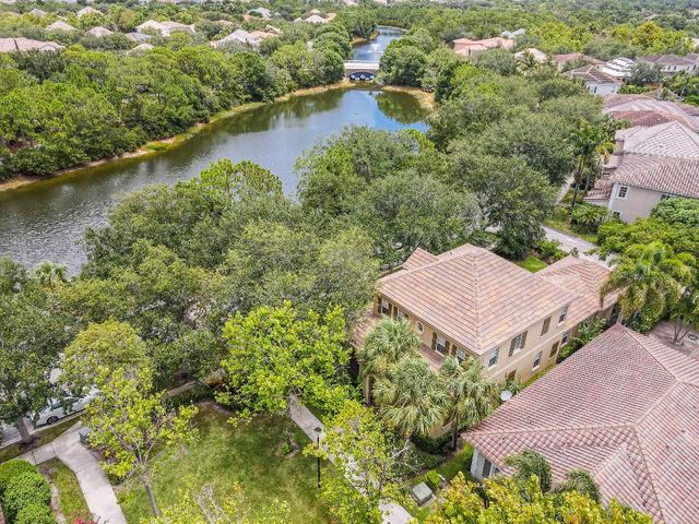 118 Foxford Court, Jupiter, FL 33458