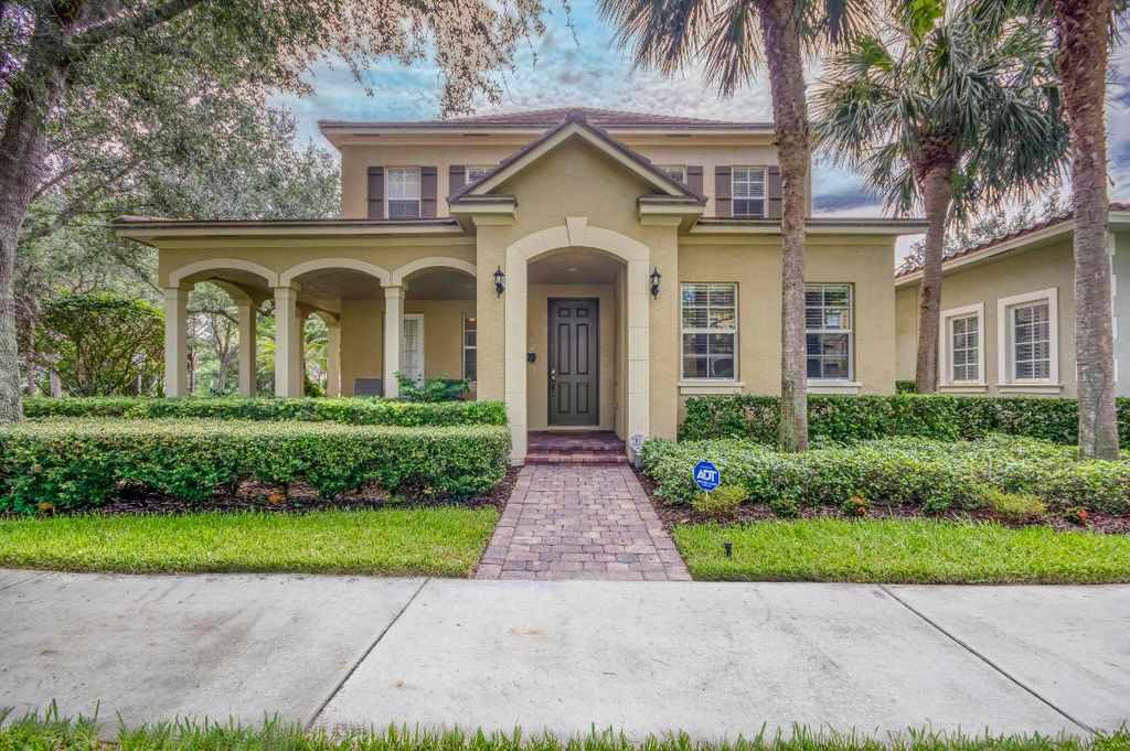 118 Foxford Court, Jupiter, FL 33458