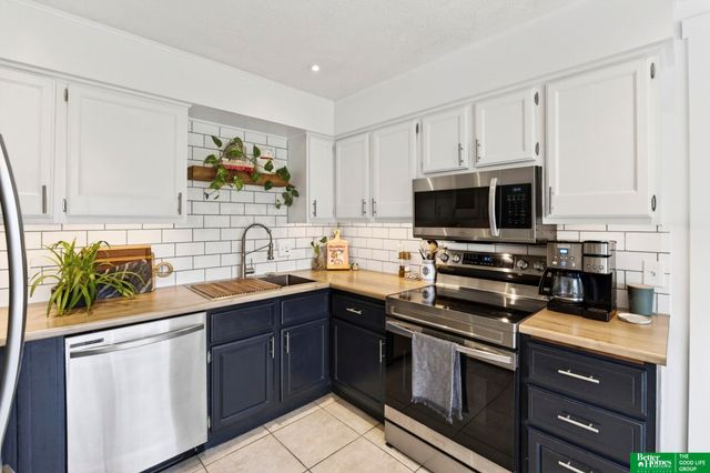 10617 M Street, Omaha, NE 68127