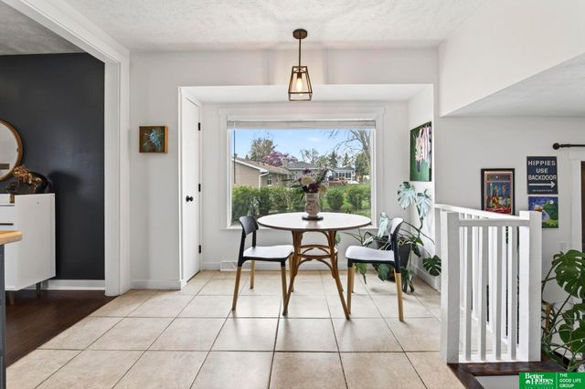 10617 M Street, Omaha, NE 68127