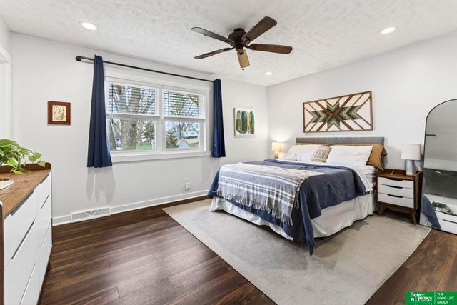 10617 M Street, Omaha, NE 68127