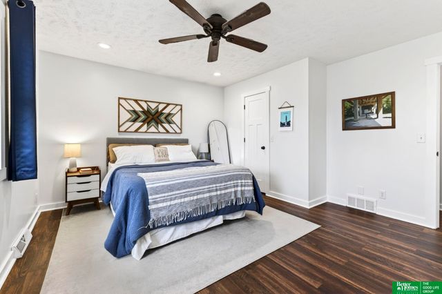 10617 M Street, Omaha, NE 68127