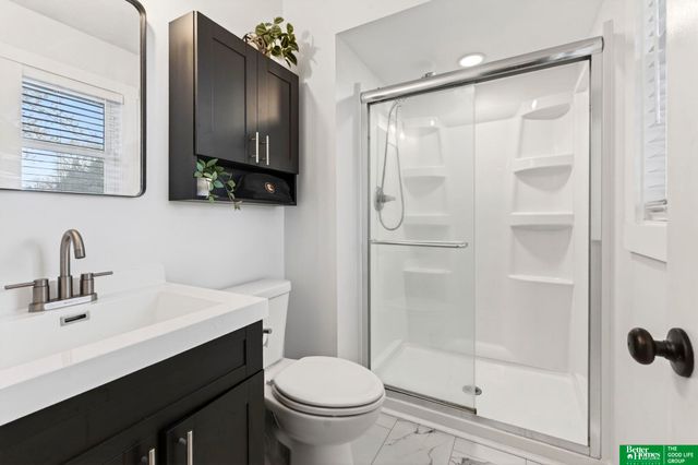 10617 M Street, Omaha, NE 68127